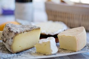 Una sencilla y apetitosa mesa de quesos